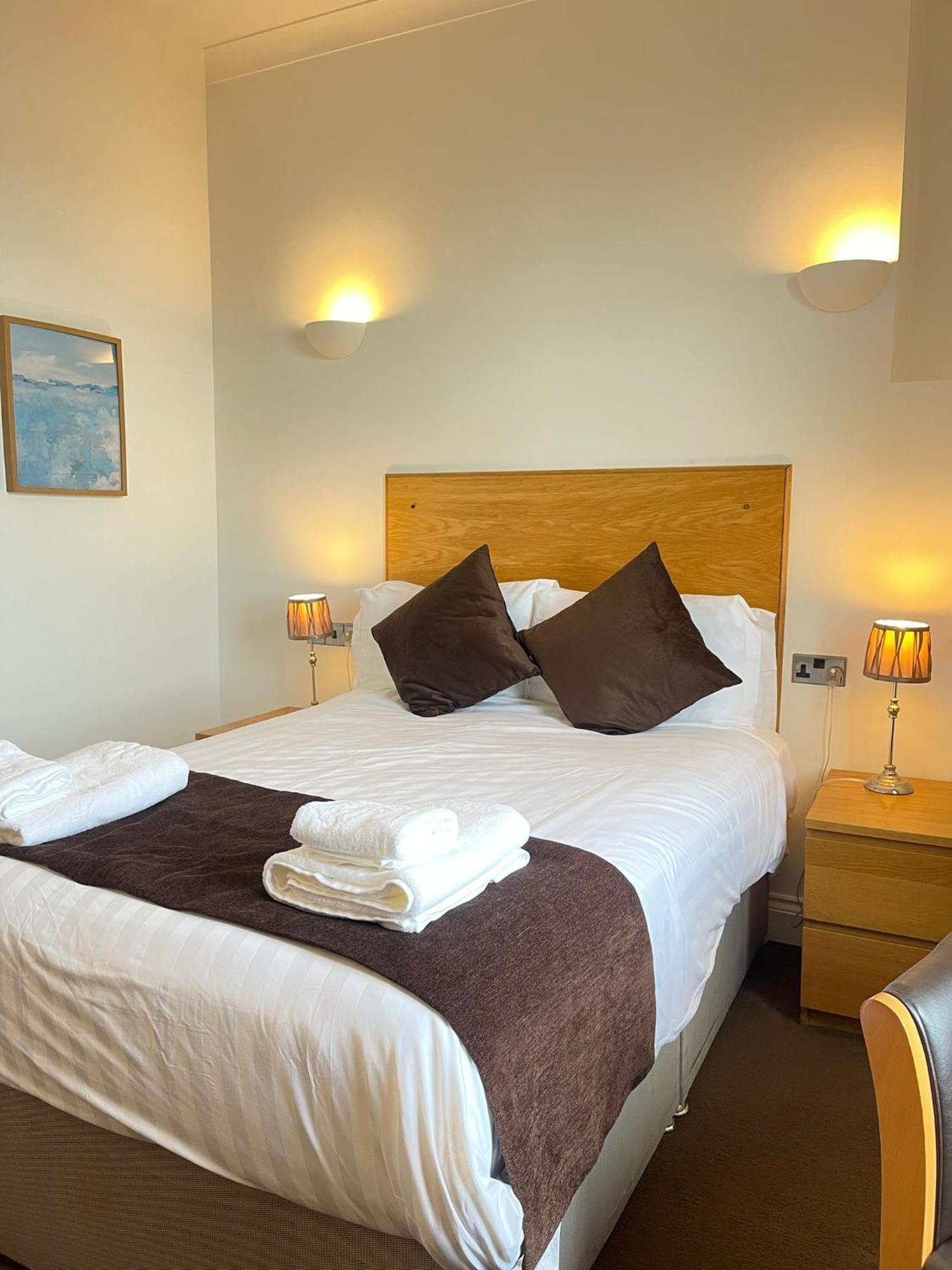 Four Saints Brig Y Don Hotel